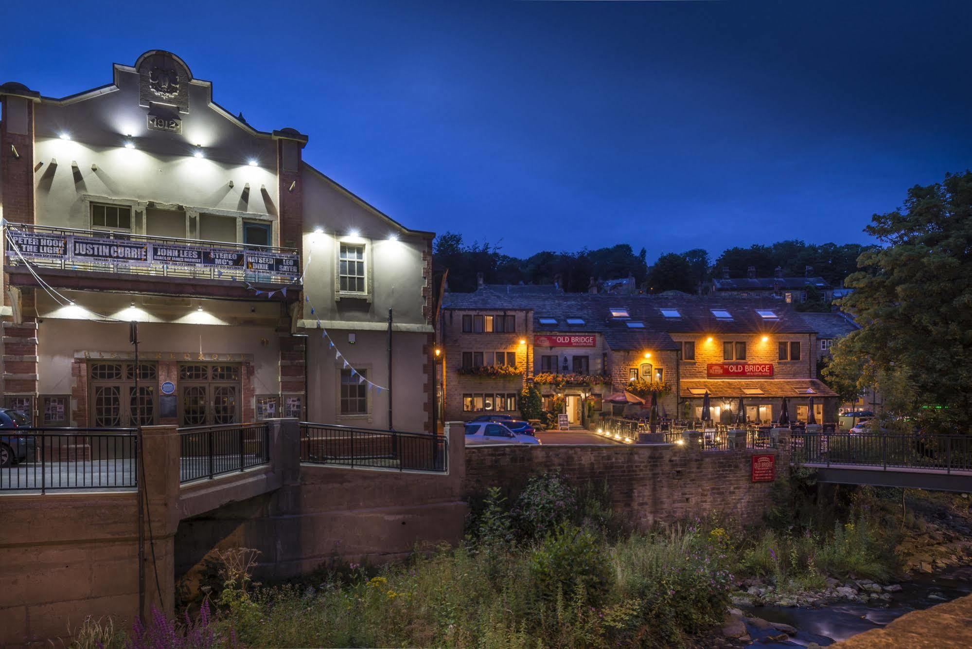 The Old Bridge Inn, Holmfirth, West Yorkshire Exterior foto